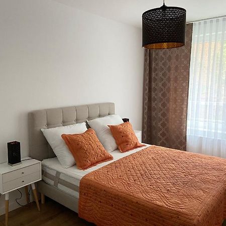Green Sofa Apartment Вроцлав Экстерьер фото