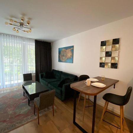 Green Sofa Apartment Вроцлав Экстерьер фото