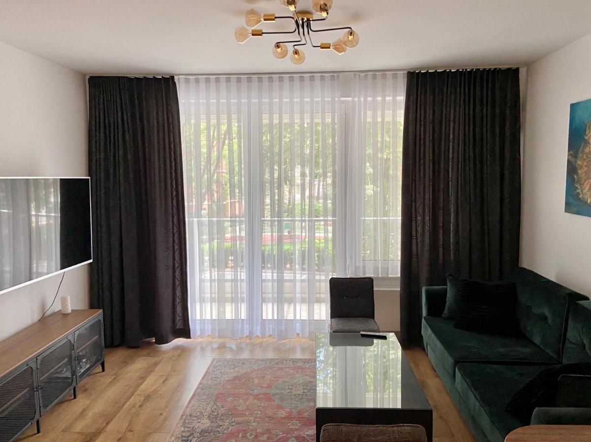 Green Sofa Apartment Вроцлав Экстерьер фото